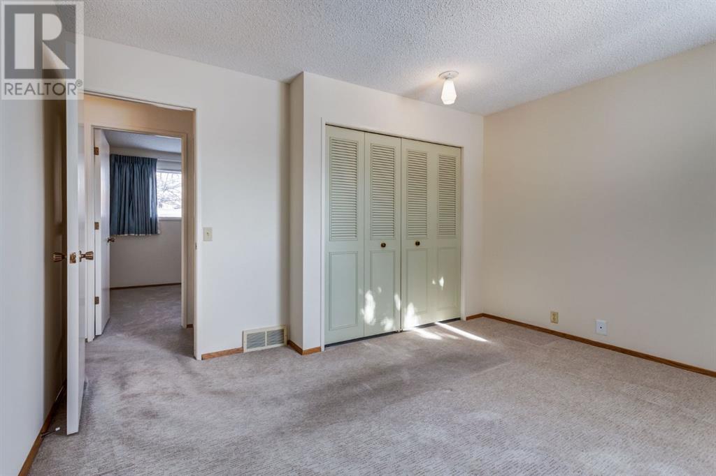 Single Family House Bi-level for Sale in  Thornaby Way NW Thorncliffe Calgary 