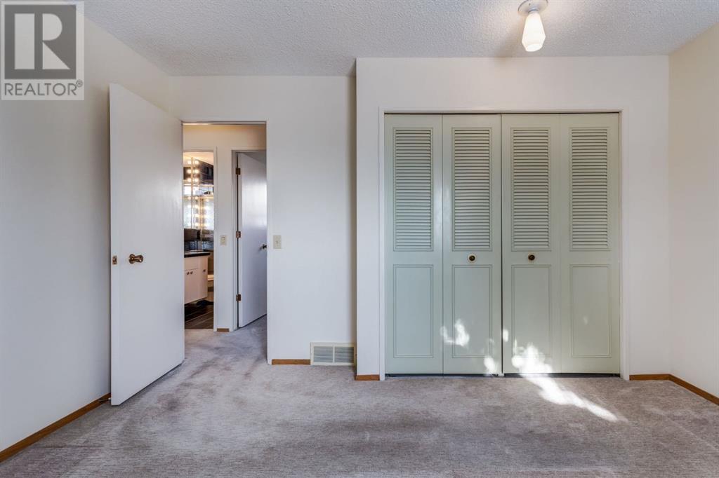 Single Family House Bi-level for Sale in  Thornaby Way NW Thorncliffe Calgary 