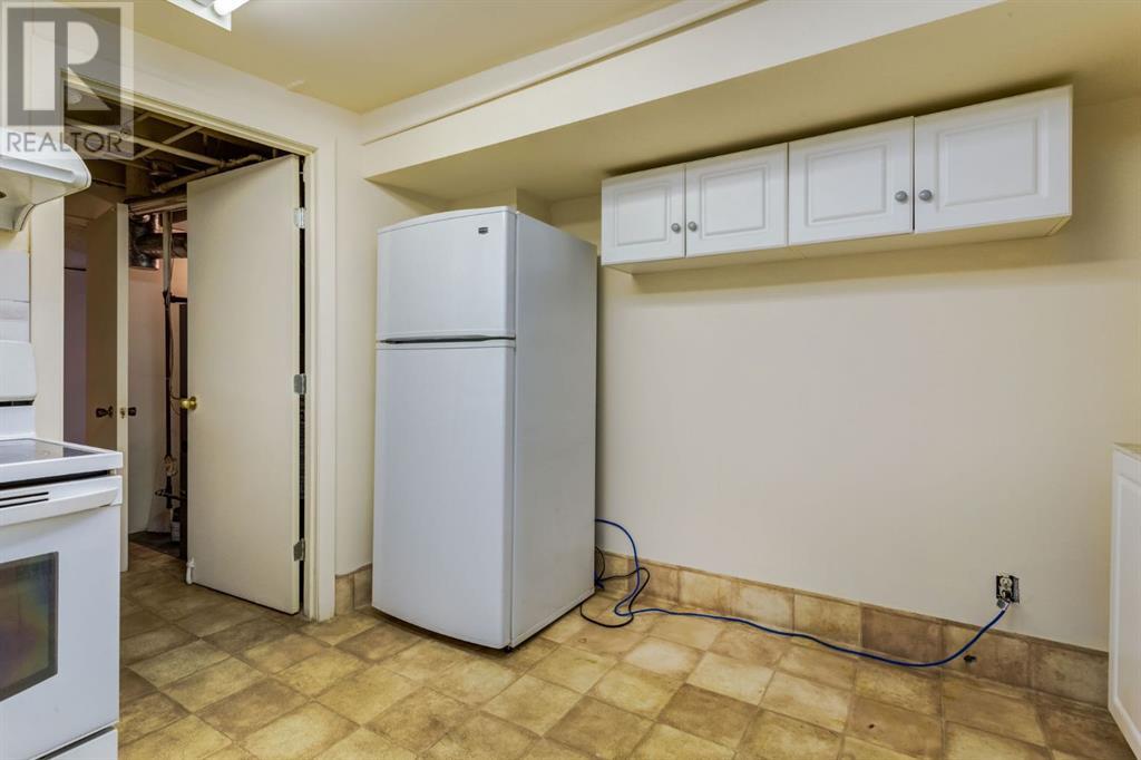 Single Family House Bi-level for Sale in  Thornaby Way NW Thorncliffe Calgary 