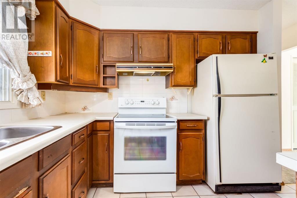 Single Family House Bi-level for Sale in  Thornaby Way NW Thorncliffe Calgary 