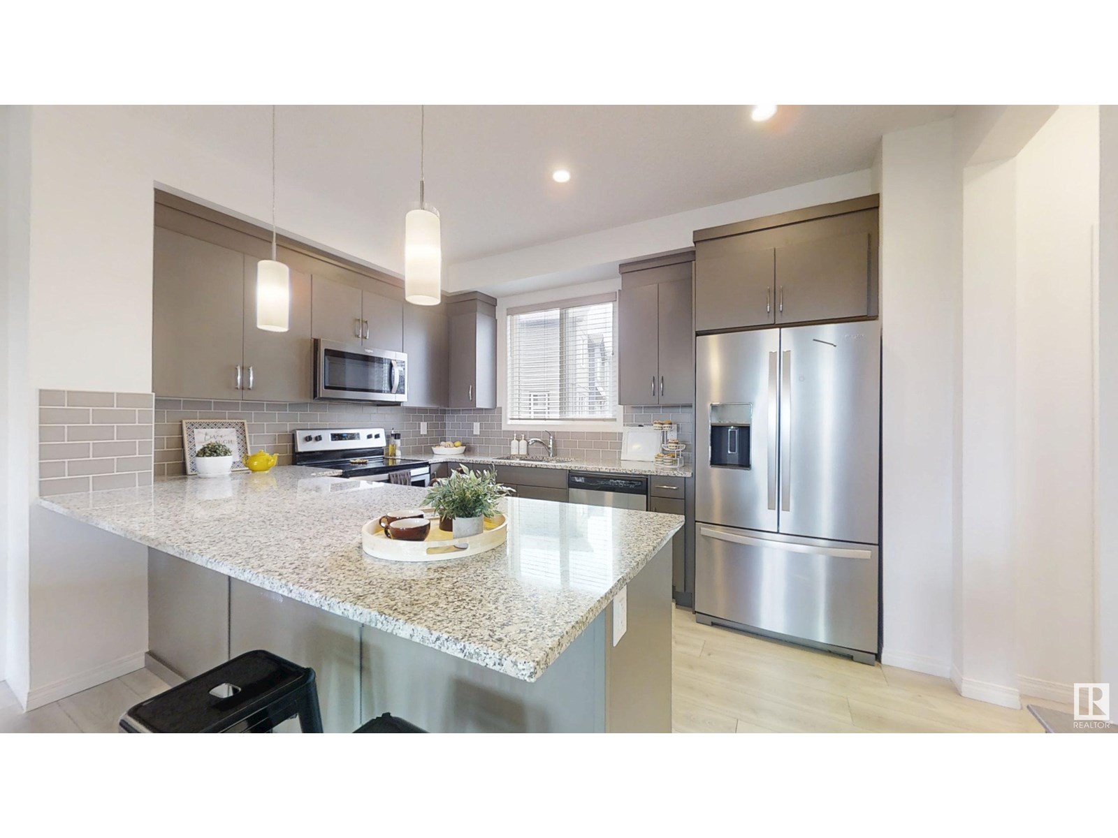 Photo 13 of 140 16903 68 St Nw, Edmonton AB