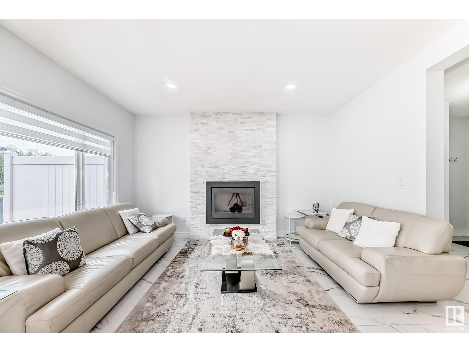 Photo 16 of 18011 84 St Nw, Edmonton AB
