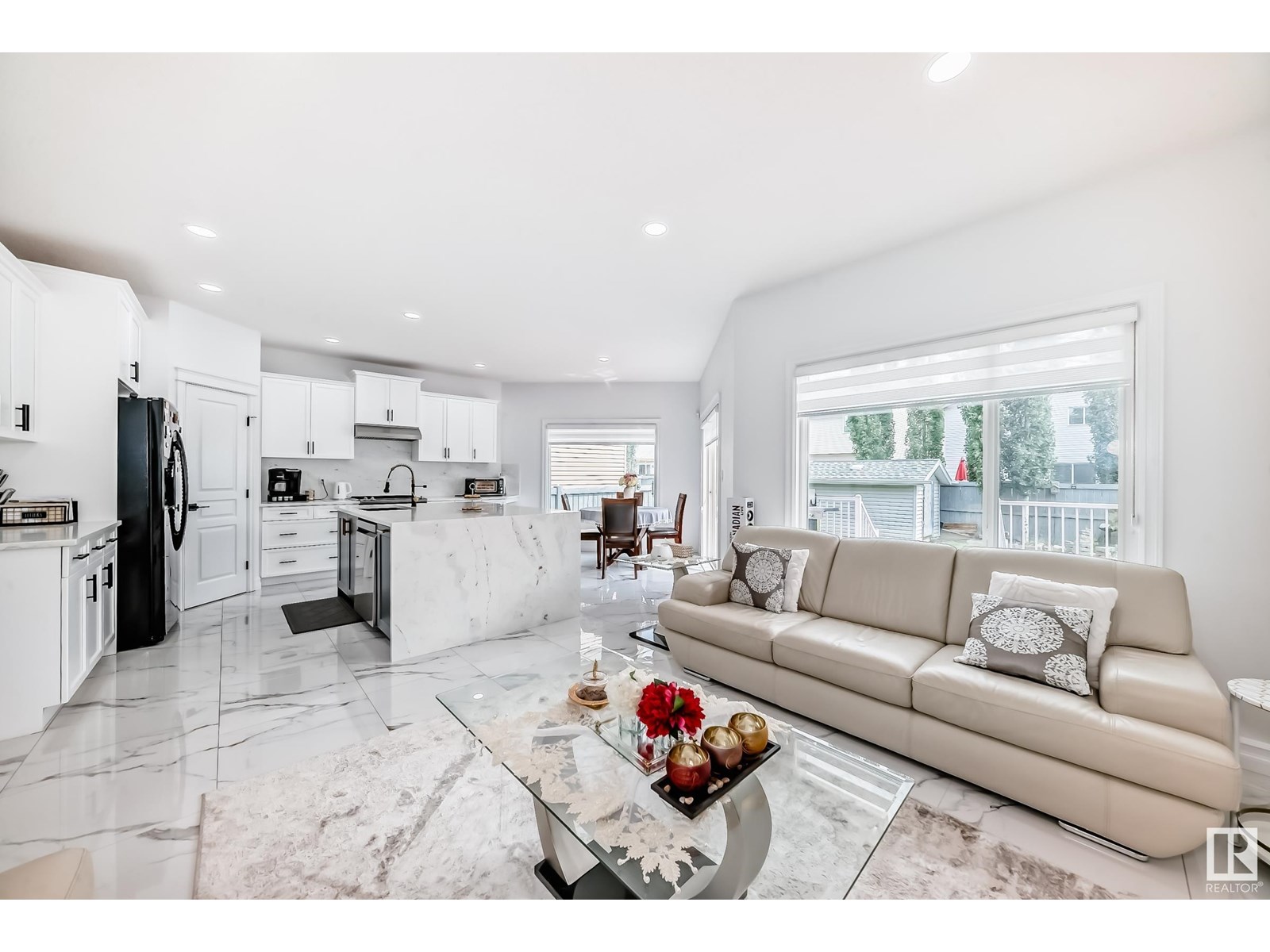Photo 18 of 18011 84 St Nw, Edmonton AB