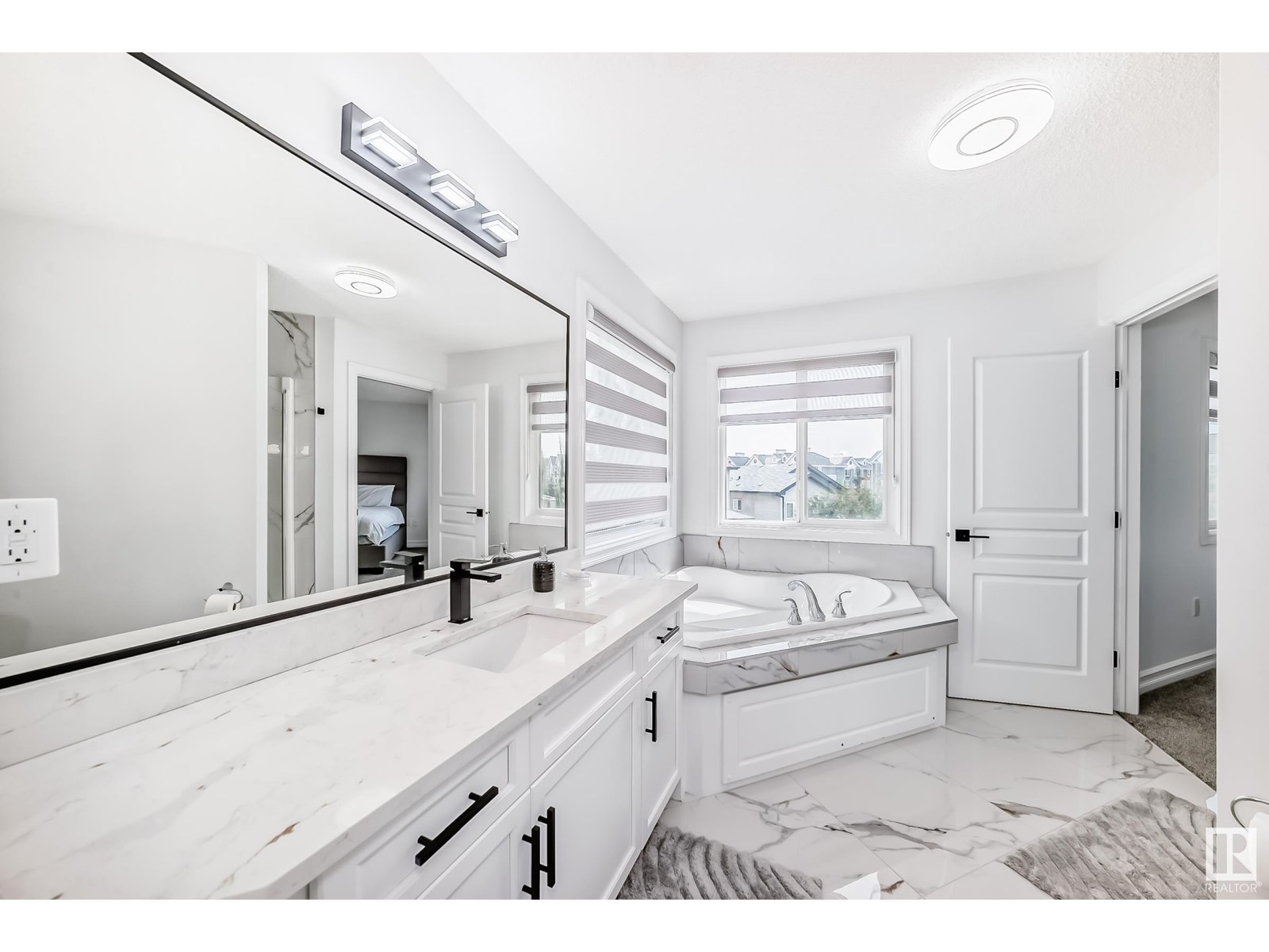 Photo 31 of 18011 84 St Nw, Edmonton AB