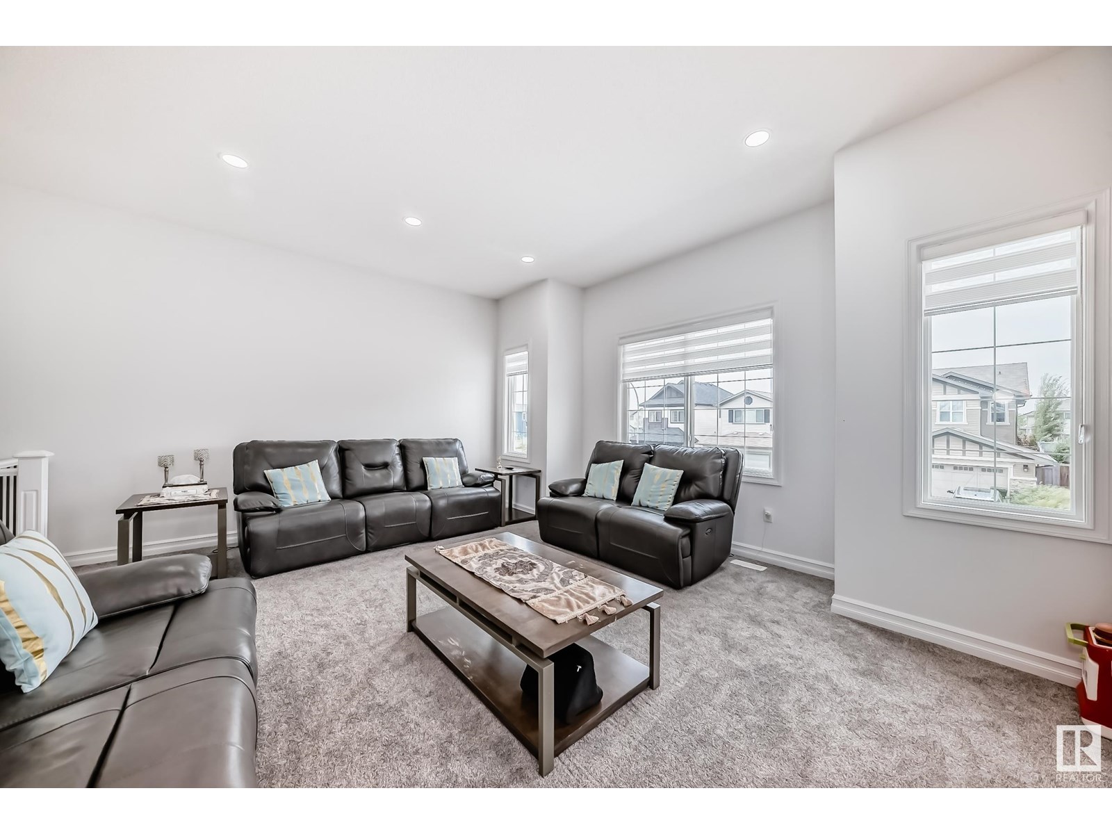Photo 40 of 18011 84 St Nw, Edmonton AB
