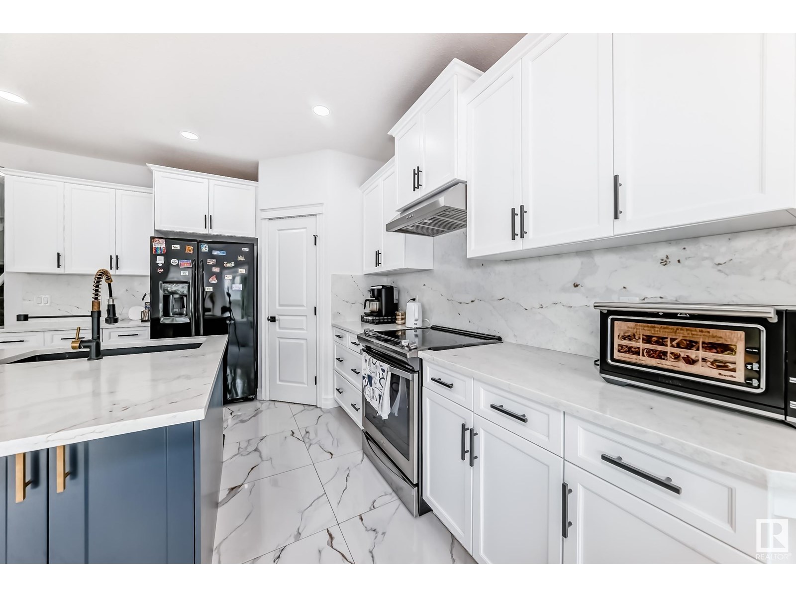 Photo 9 of 18011 84 St Nw, Edmonton AB