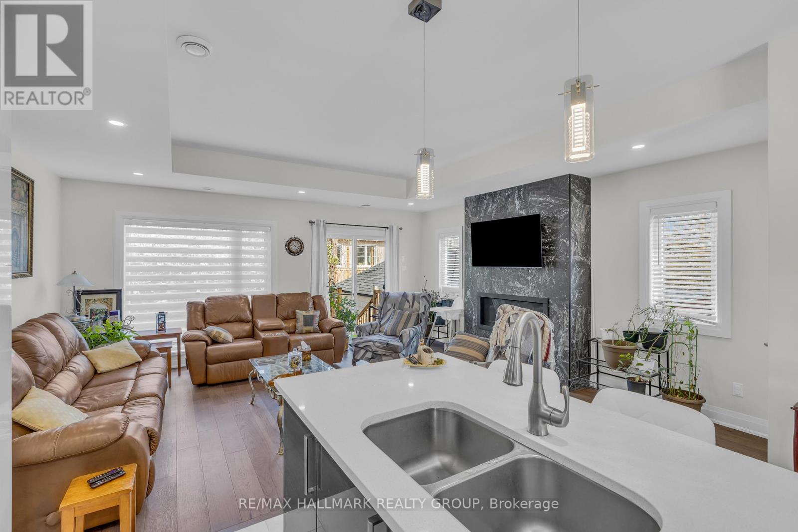 Photo 3 of 165 Longpre Street, Ottawa ON