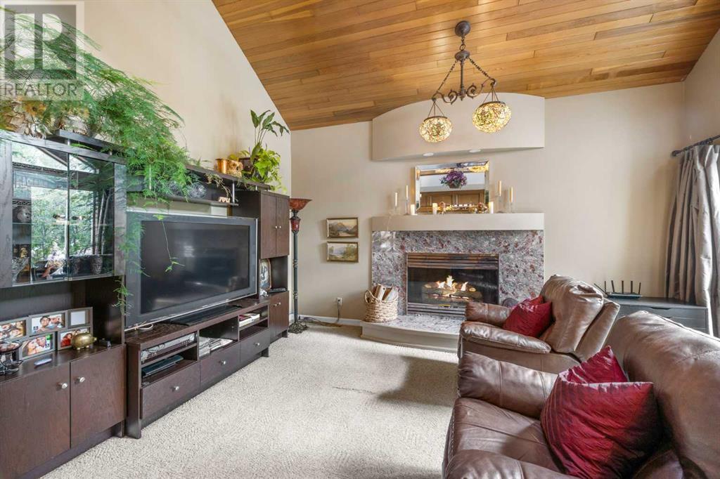 Single Family House for Sale in  Bernard Drive NW Beddington Heights Calgary 