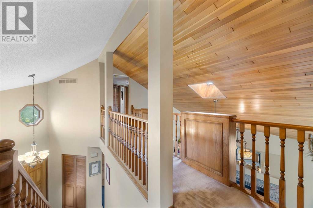 Single Family House for Sale in  Bernard Drive NW Beddington Heights Calgary 