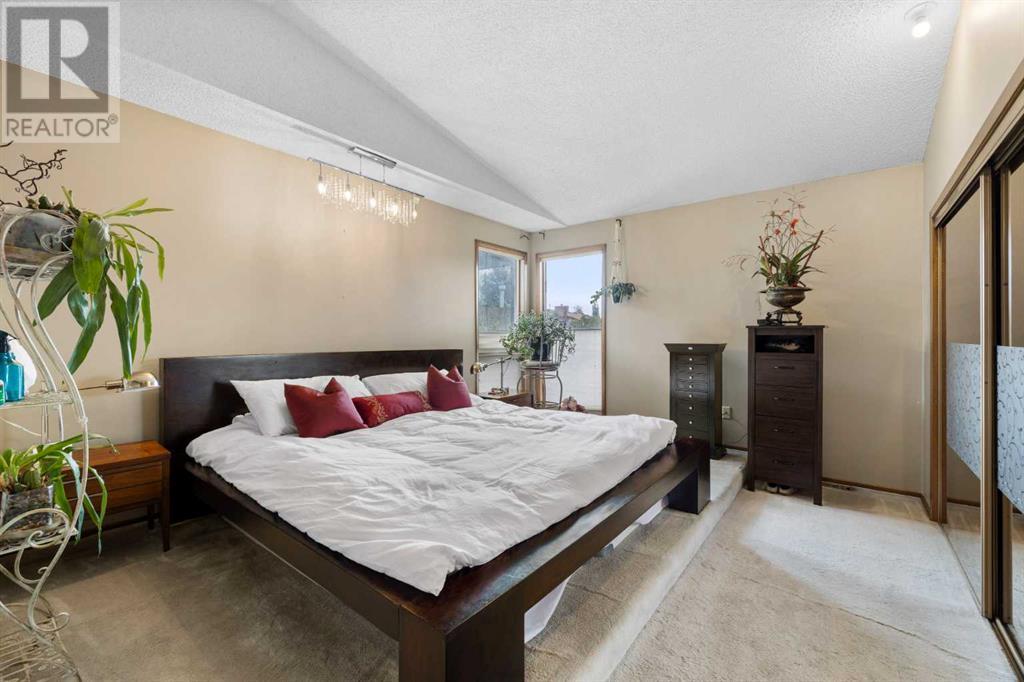 Single Family House for Sale in  Bernard Drive NW Beddington Heights Calgary 
