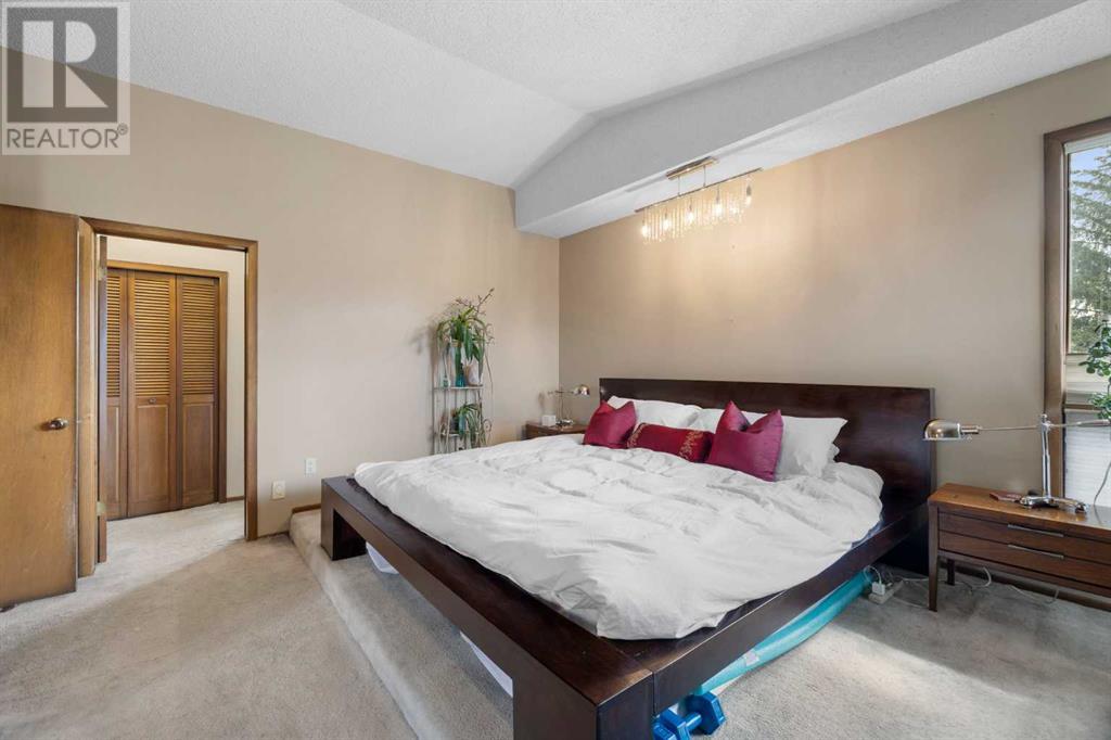 Single Family House for Sale in  Bernard Drive NW Beddington Heights Calgary 