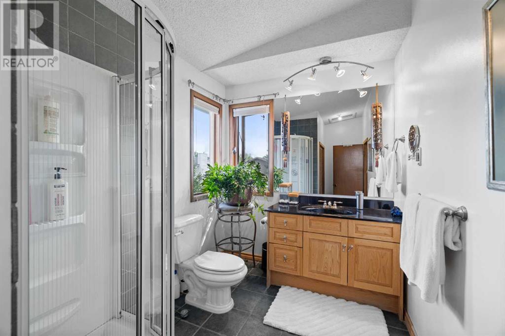 Single Family House for Sale in  Bernard Drive NW Beddington Heights Calgary 