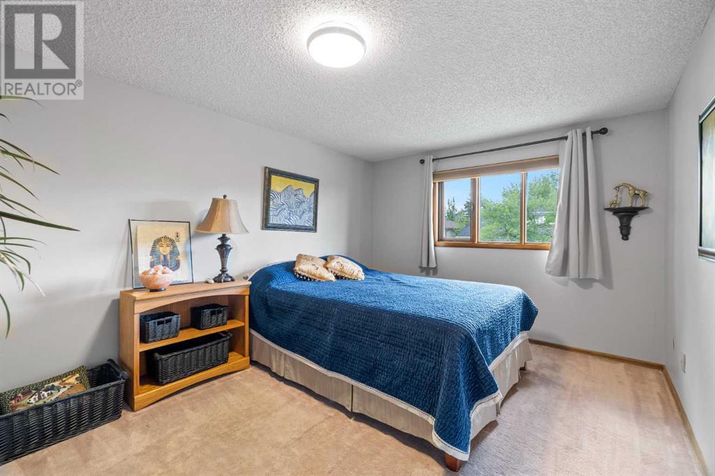 Single Family House for Sale in  Bernard Drive NW Beddington Heights Calgary 