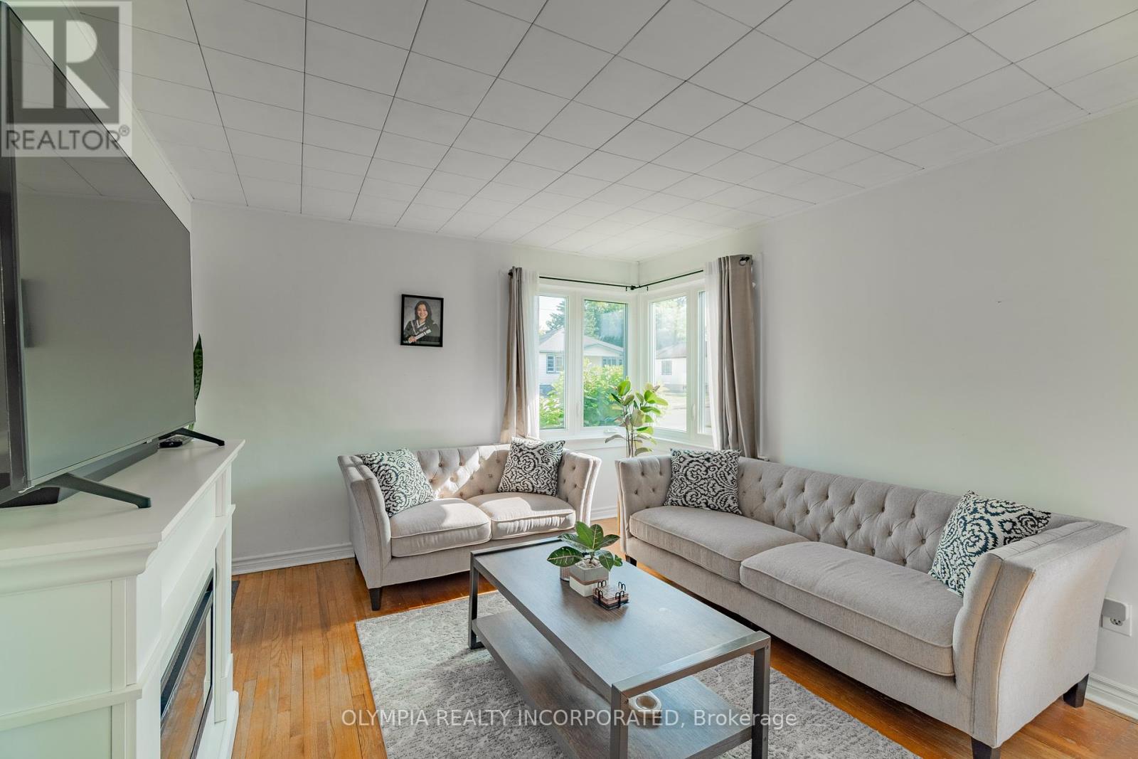 Photo 4 of 6129 Keith Street, Niagara Falls ON