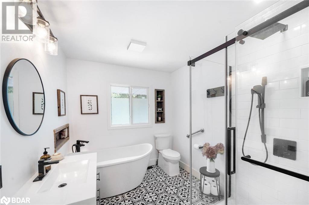 Photo 23 of 2 Noraline Avenue, Midhurst ON