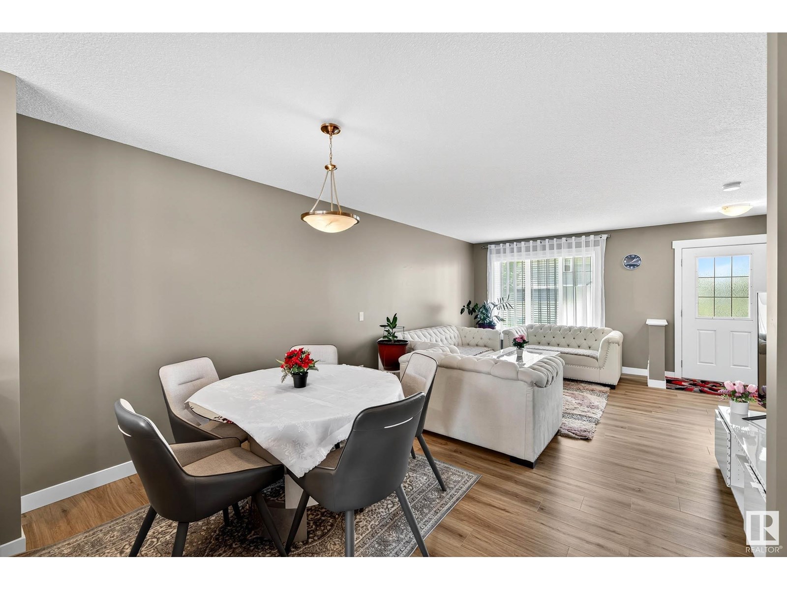 Photo 8 of 7327 Edgemont Wy Nw, Edmonton AB