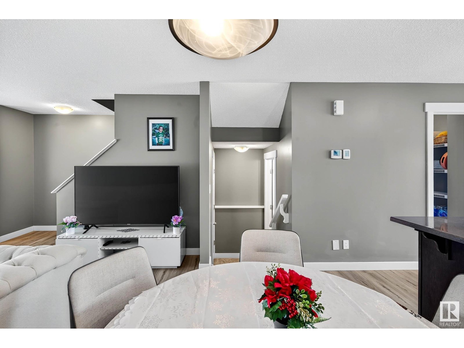Photo 14 of 7327 Edgemont Wy Nw, Edmonton AB