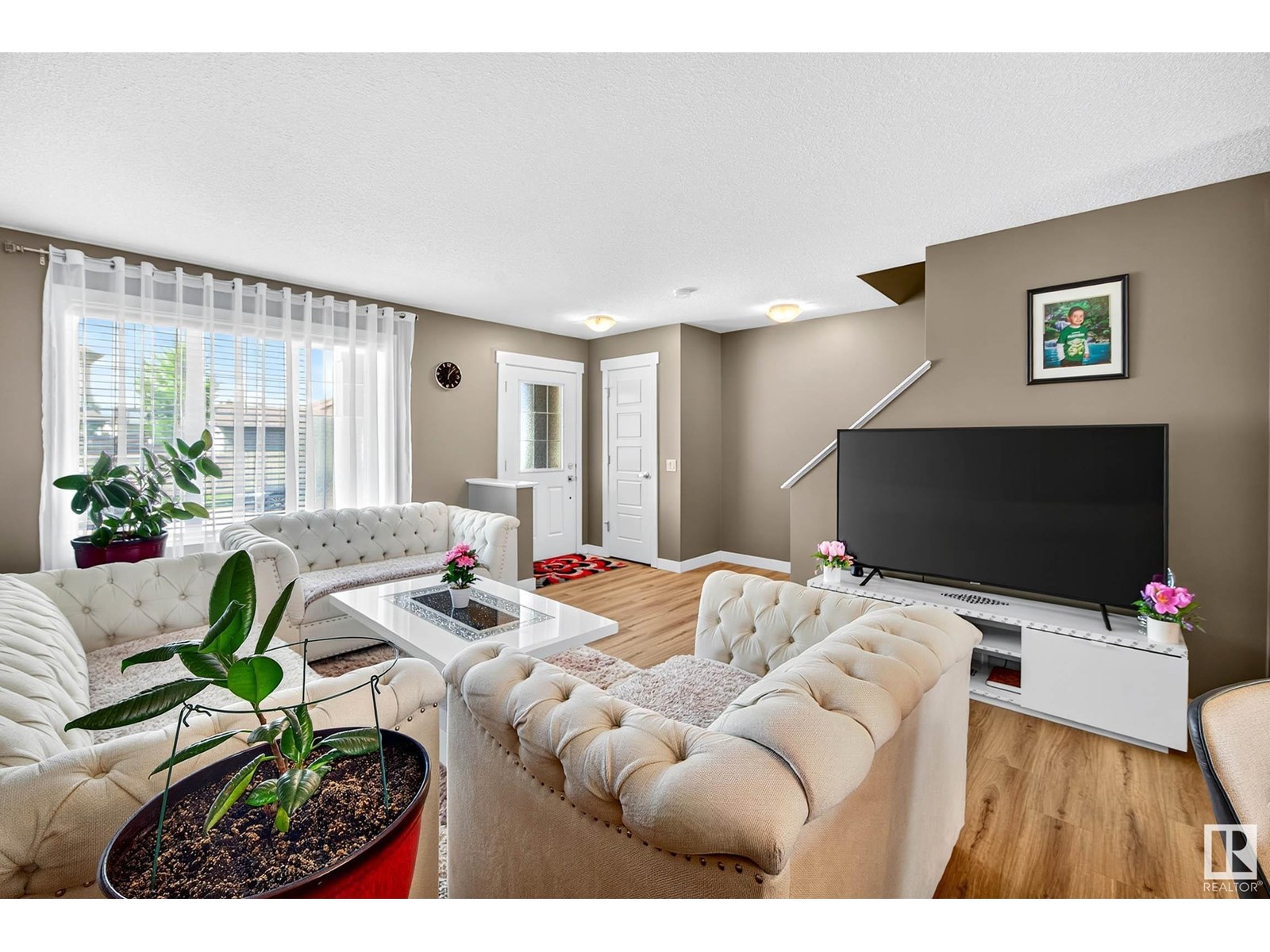 Photo 4 of 7327 Edgemont Wy Nw, Edmonton AB
