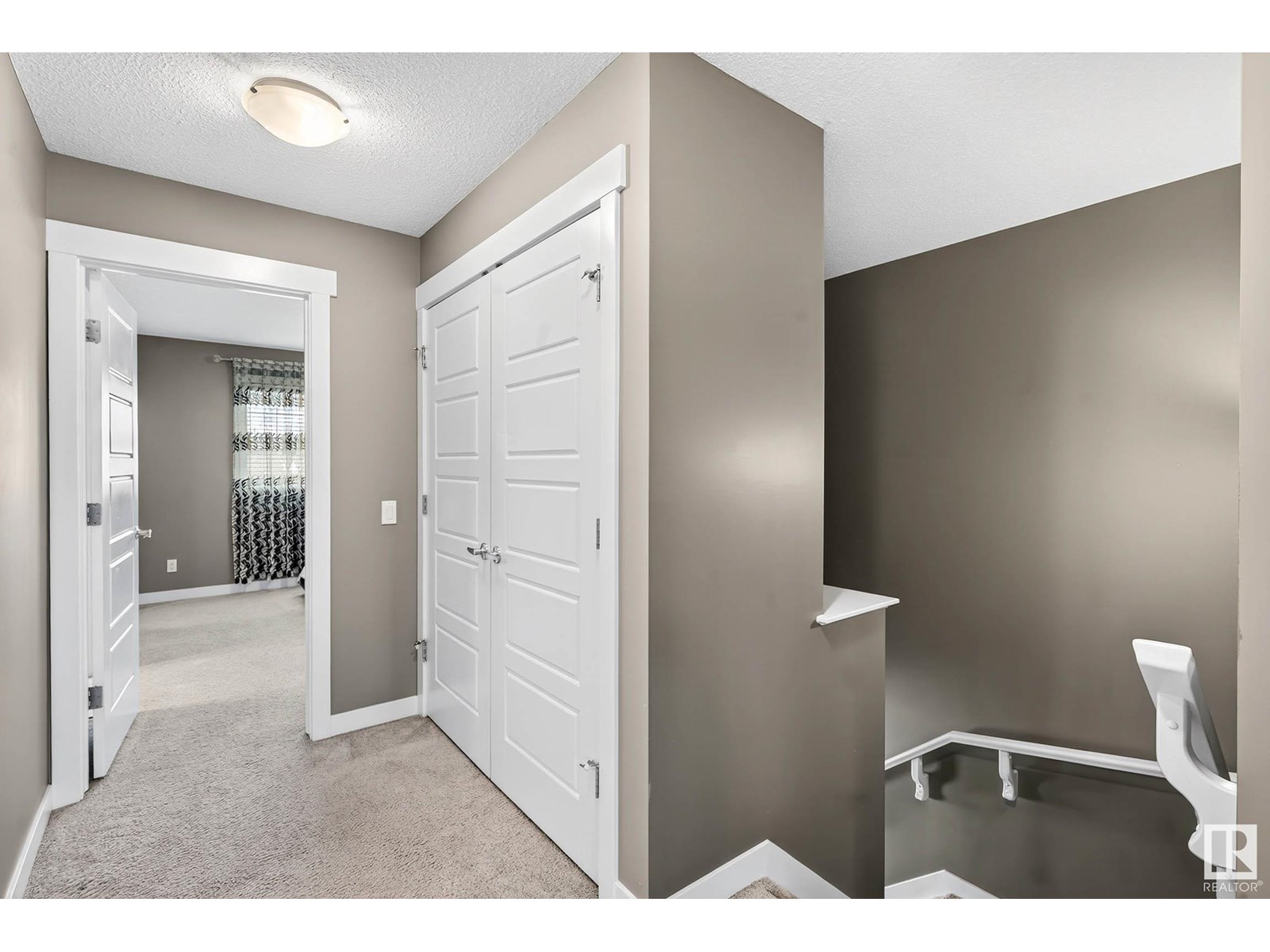 Photo 17 of 7327 Edgemont Wy Nw, Edmonton AB