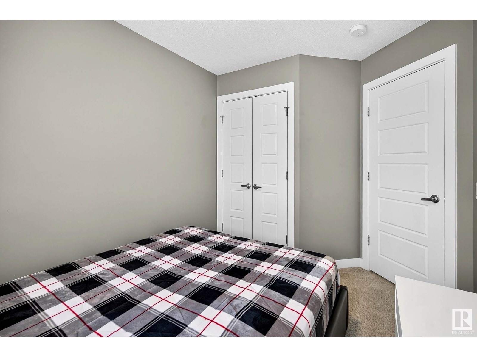 Photo 25 of 7327 Edgemont Wy Nw, Edmonton AB