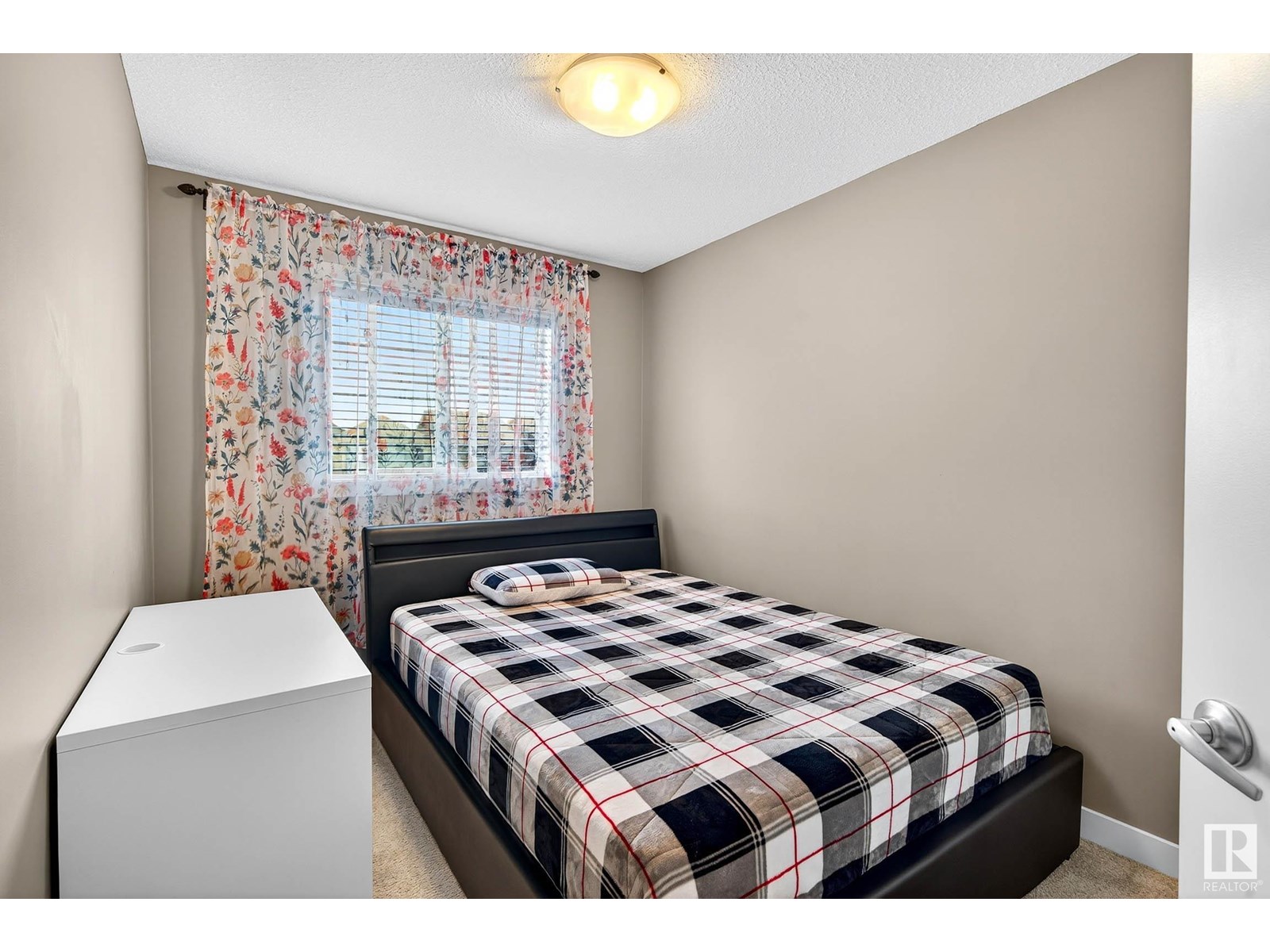 Photo 24 of 7327 Edgemont Wy Nw, Edmonton AB