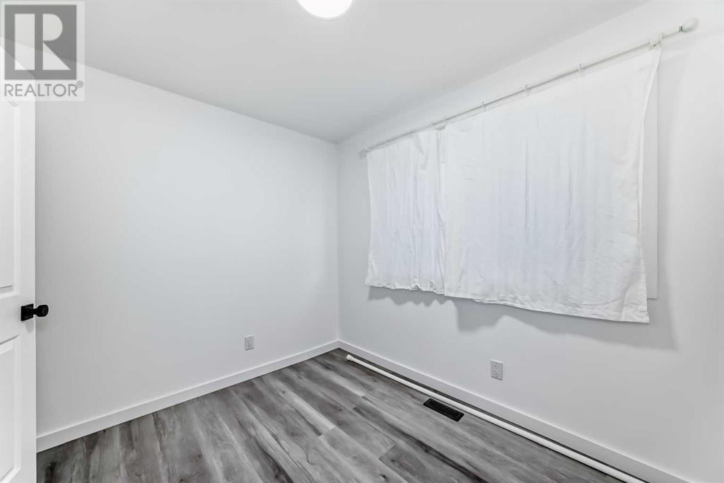 Photo 14 of 32 Midland Place Se, Calgary AB