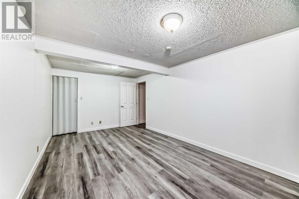 Photo 25 of 32 Midland Place Se, Calgary AB