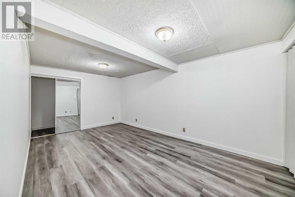 Photo 24 of 32 Midland Place Se, Calgary AB