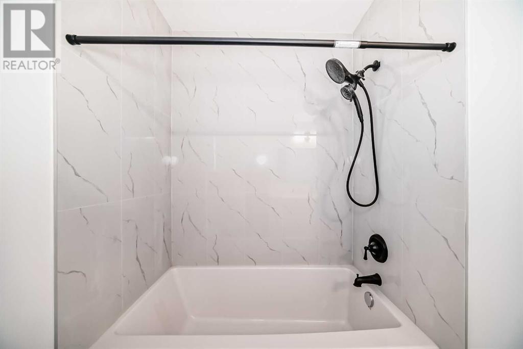 Photo 20 of 32 Midland Place Se, Calgary AB