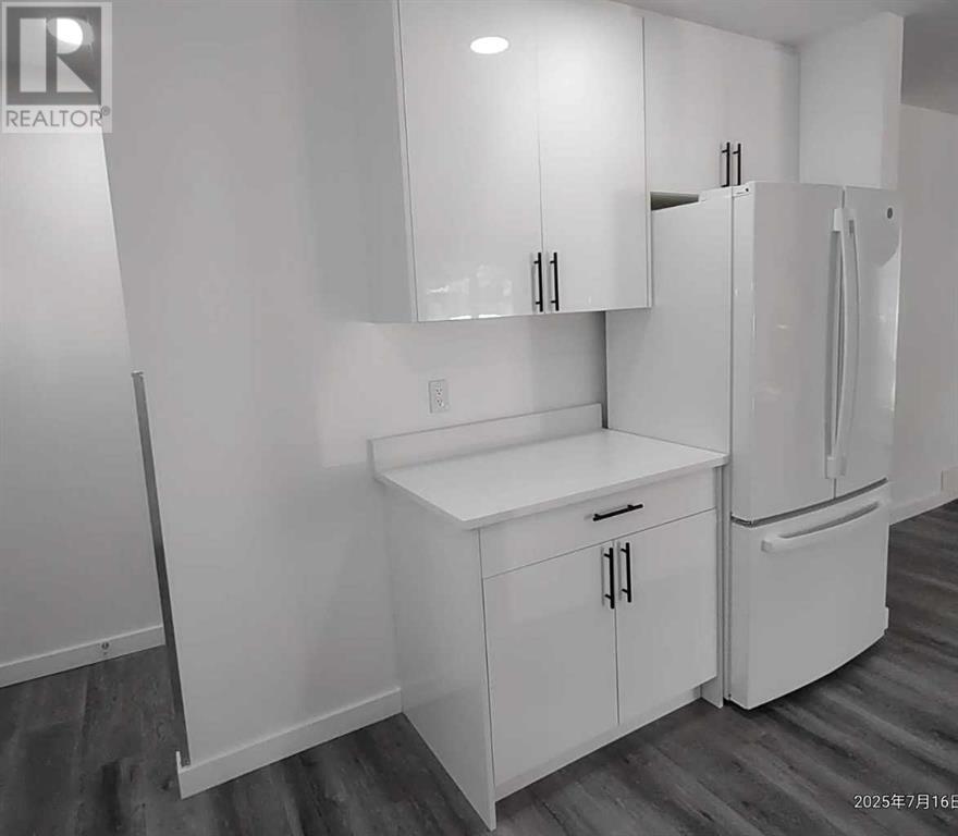Photo 8 of 32 Midland Place Se, Calgary AB