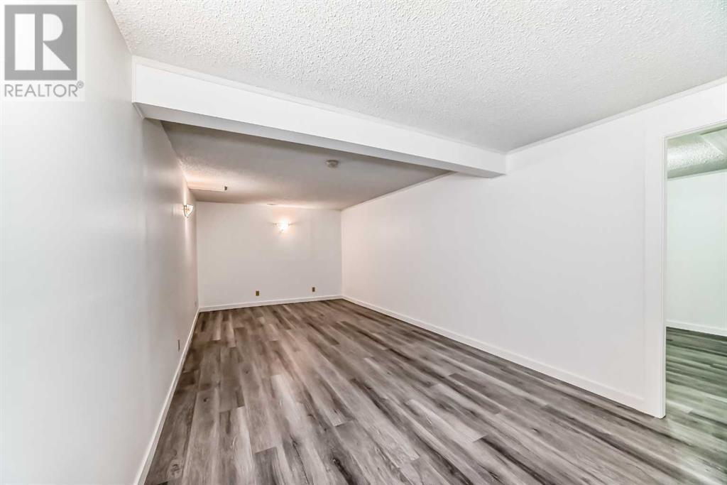 Photo 21 of 32 Midland Place Se, Calgary AB