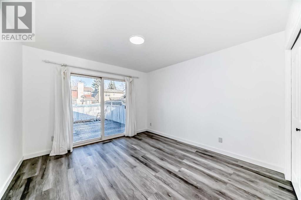 Photo 10 of 32 Midland Place Se, Calgary AB