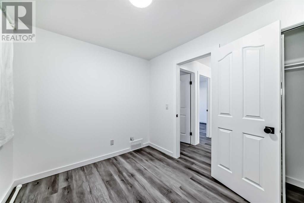Photo 15 of 32 Midland Place Se, Calgary AB
