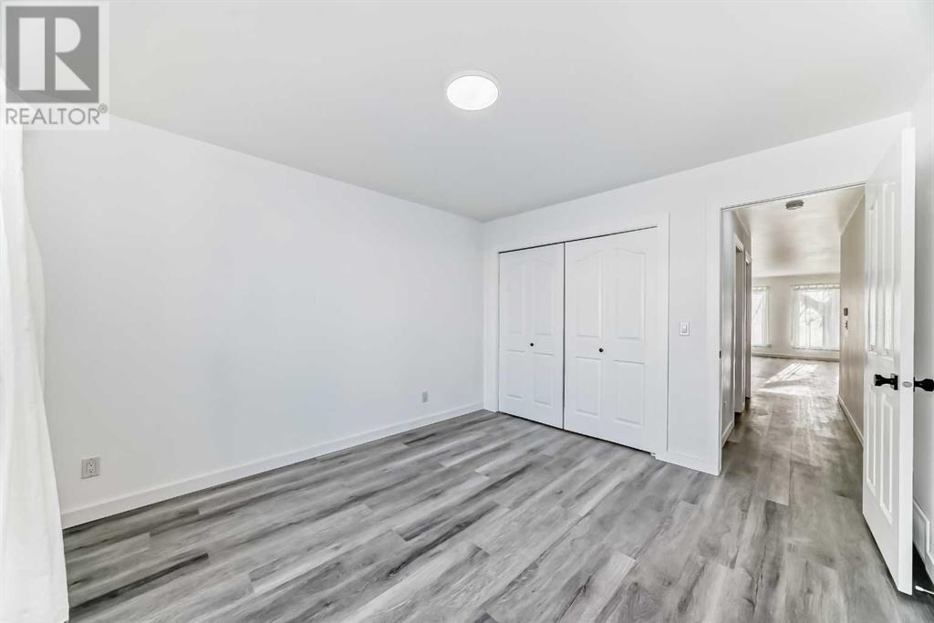 Photo 13 of 32 Midland Place Se, Calgary AB