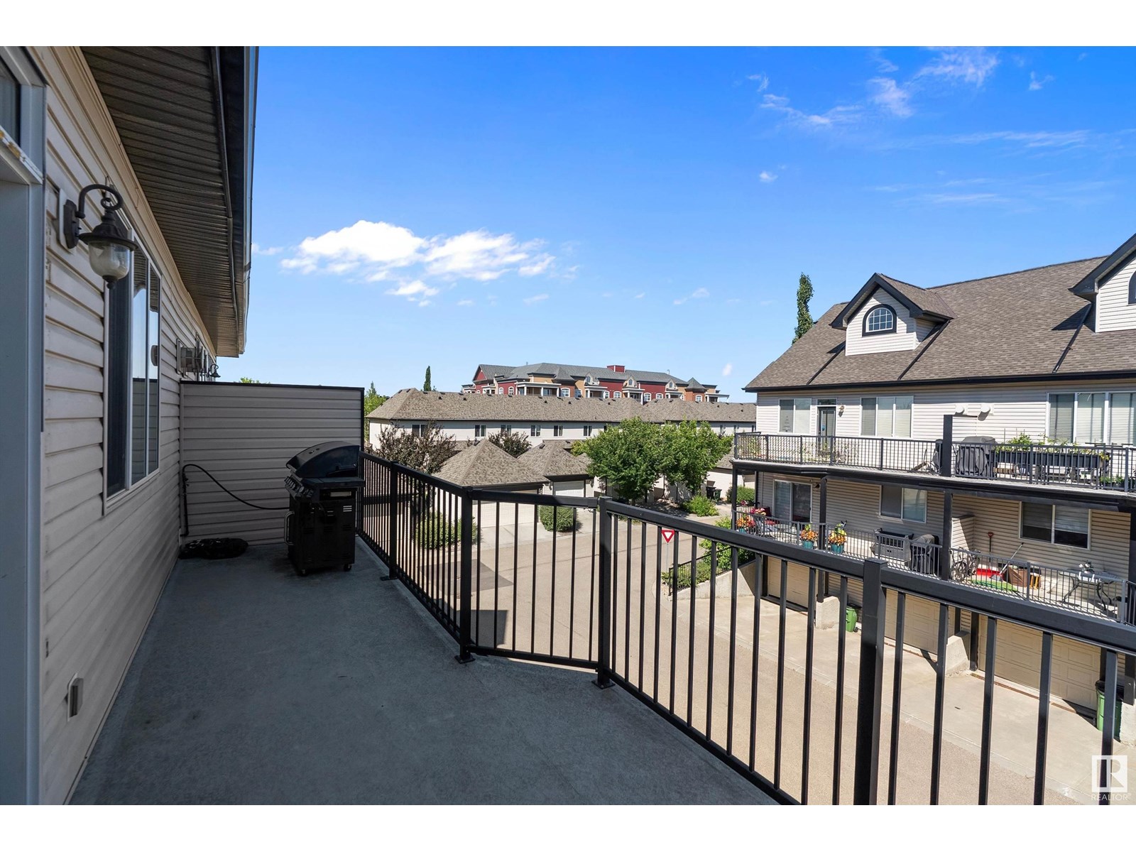 Photo 5 of 24 4821 Terwillegar Cm Nw, Edmonton AB