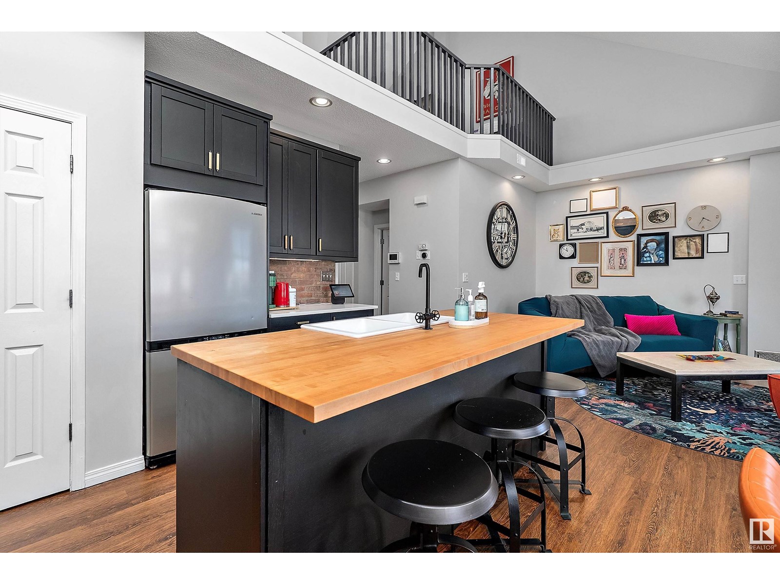 Photo 10 of 24 4821 Terwillegar Cm Nw, Edmonton AB