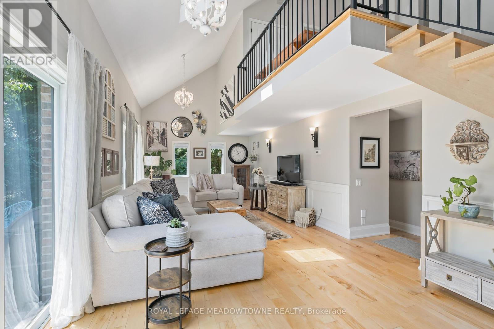 Photo 13 of 1 Erinlea Crescent, Erin ON
