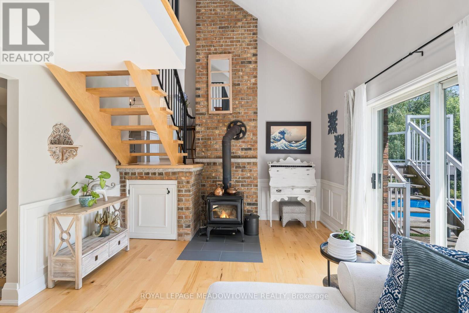 Photo 15 of 1 Erinlea Crescent, Erin ON