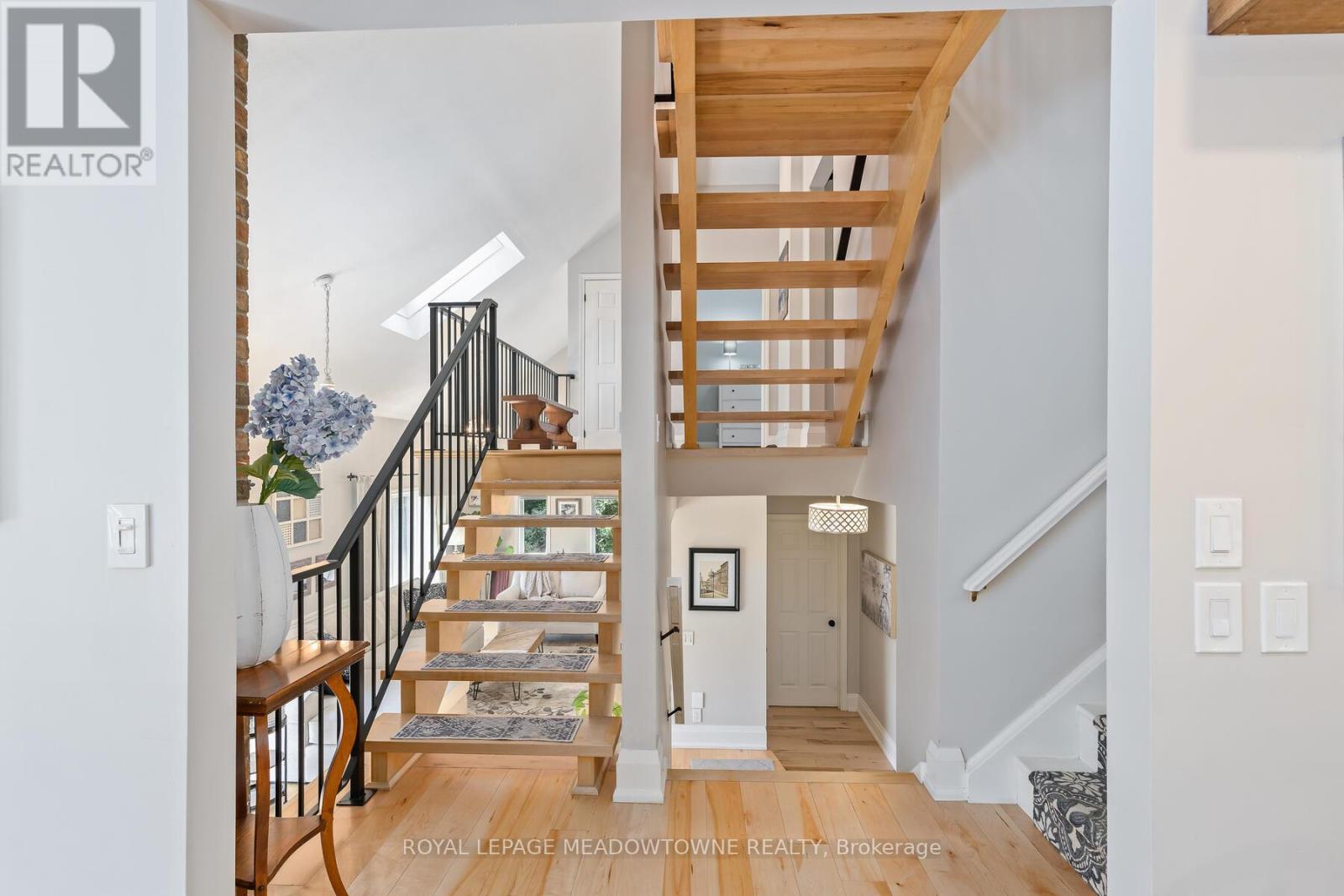 Photo 19 of 1 Erinlea Crescent, Erin ON