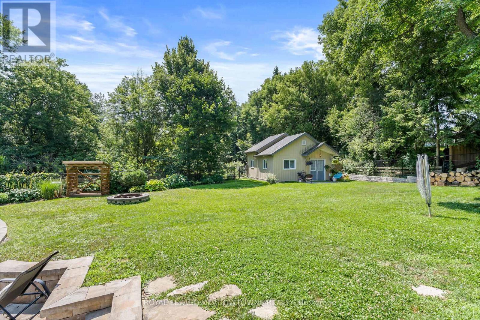 Photo 42 of 1 Erinlea Crescent, Erin ON