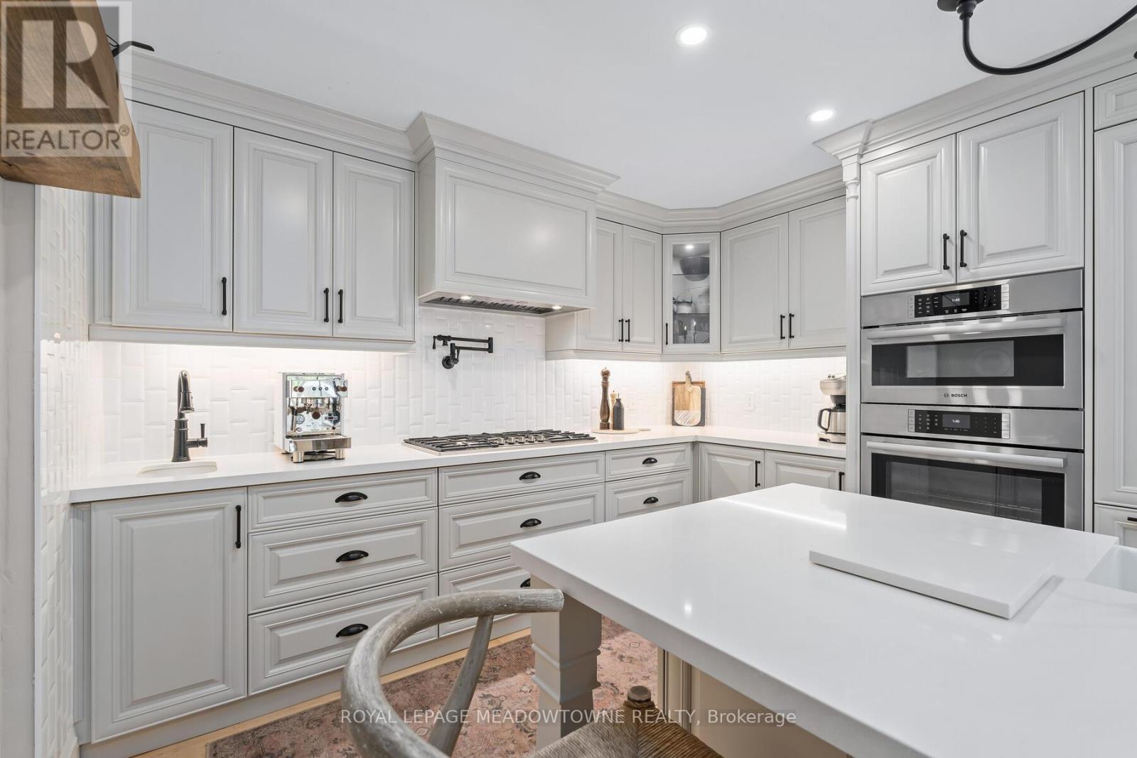 Photo 8 of 1 Erinlea Crescent, Erin ON