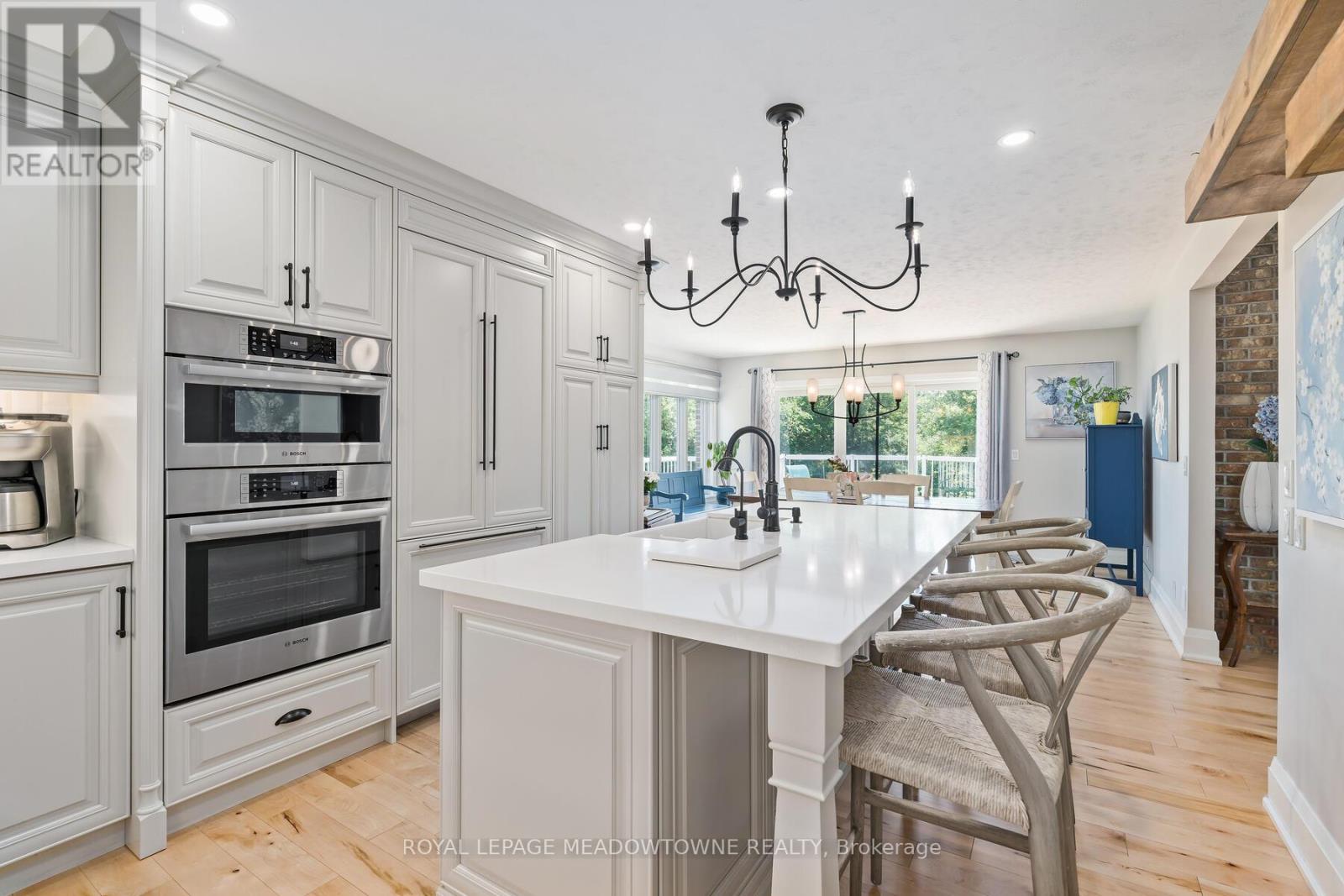 Photo 9 of 1 Erinlea Crescent, Erin ON