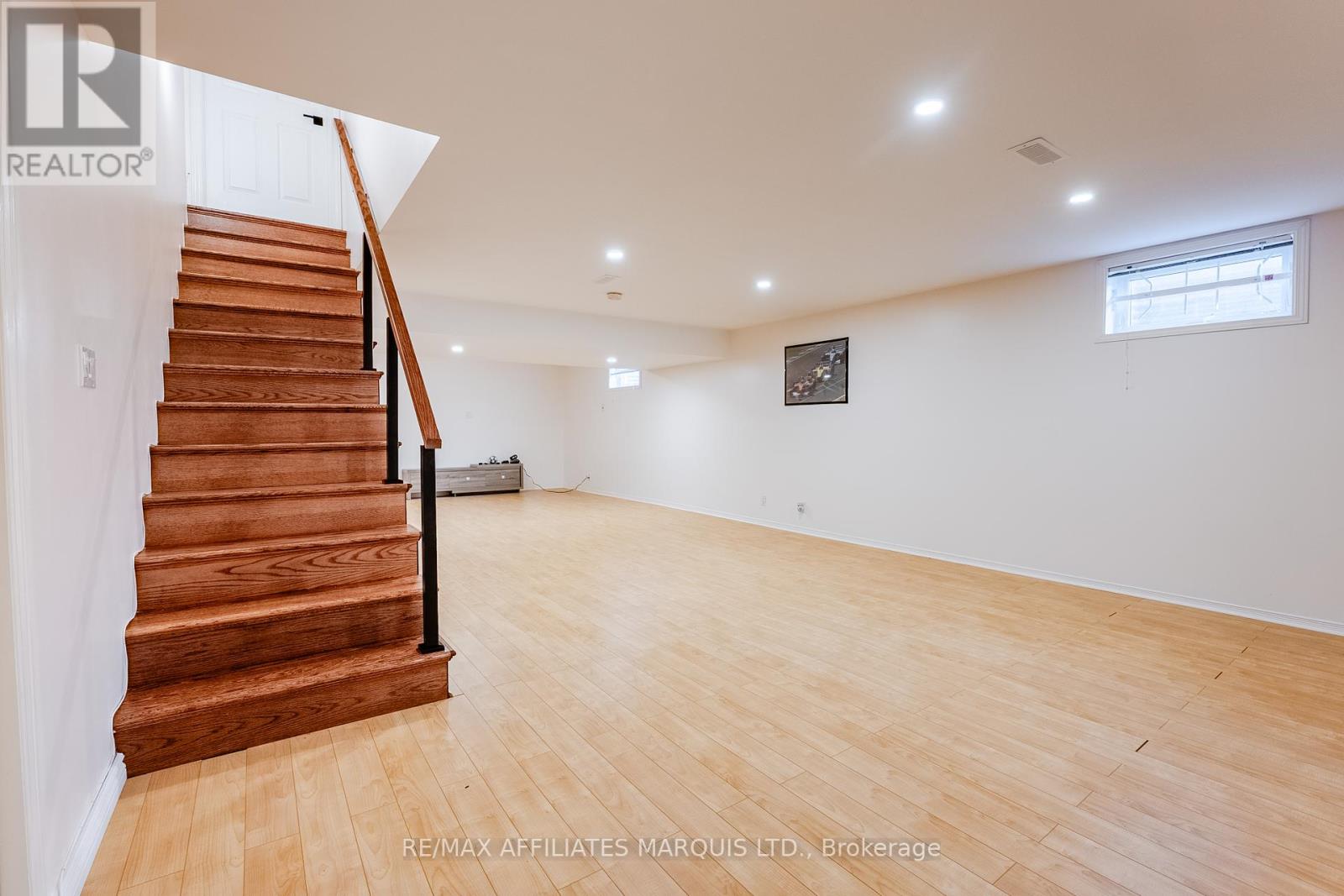 Photo 10 of 875 Kenyon Crescent, Cornwall ON