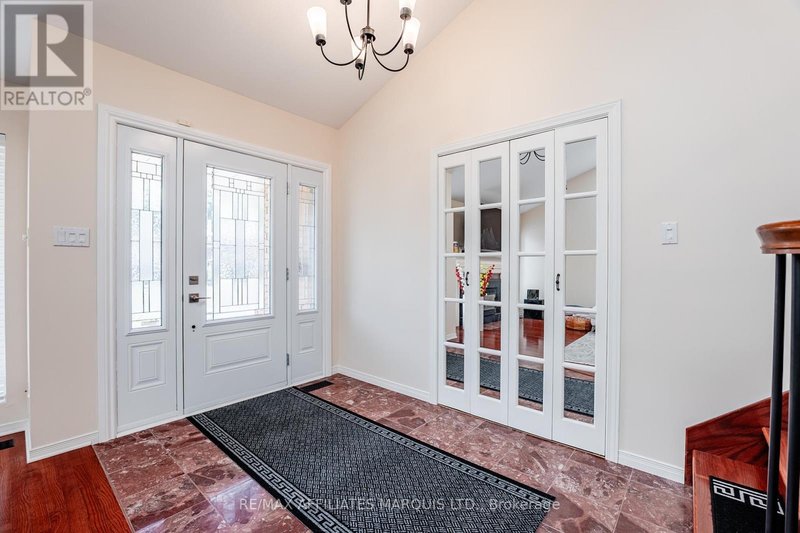 Photo 1 of 875 Kenyon Crescent, Cornwall ON