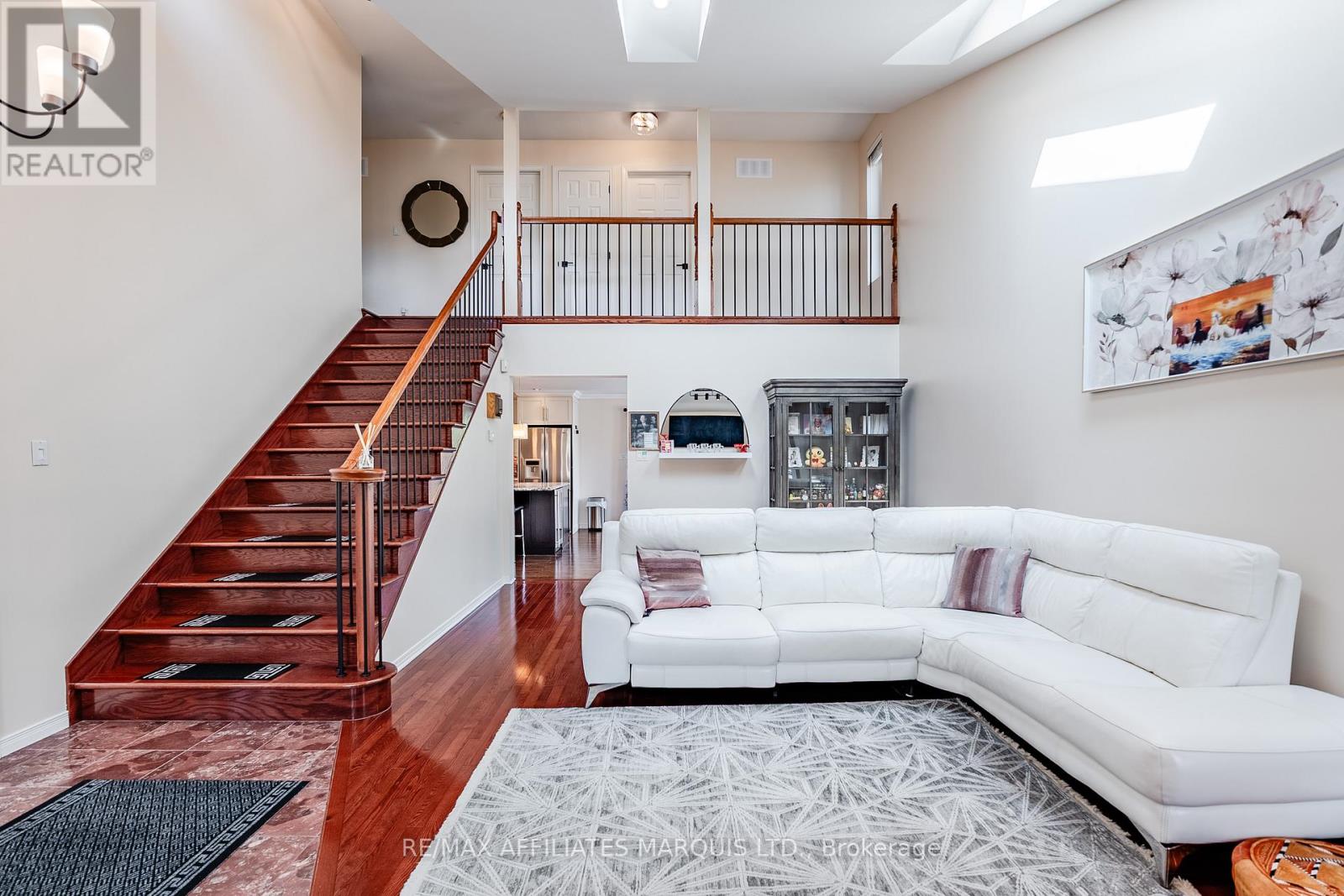 Photo 3 of 875 Kenyon Crescent, Cornwall ON