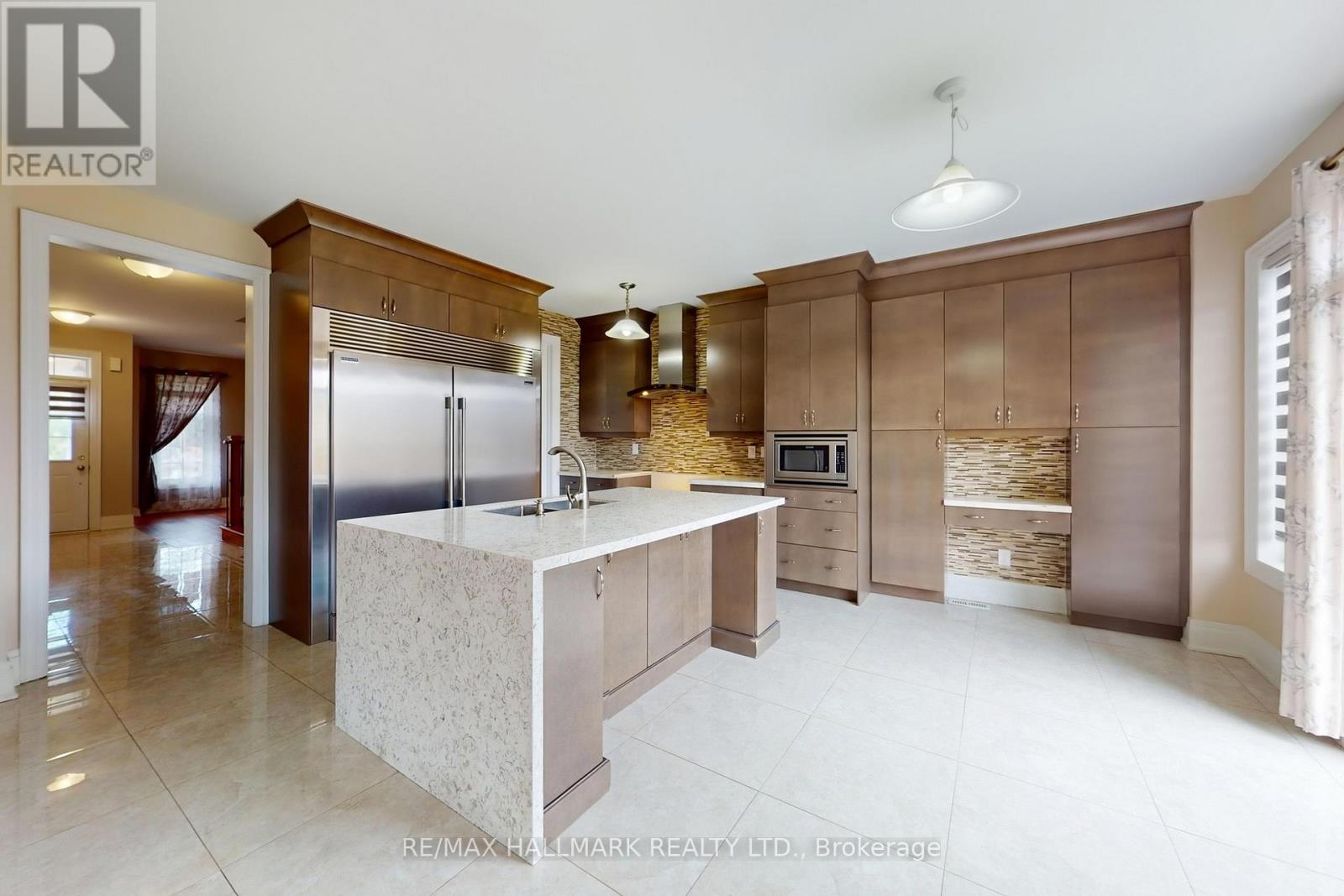 Photo 14 of 61 Mcisaac Drive, Springwater ON