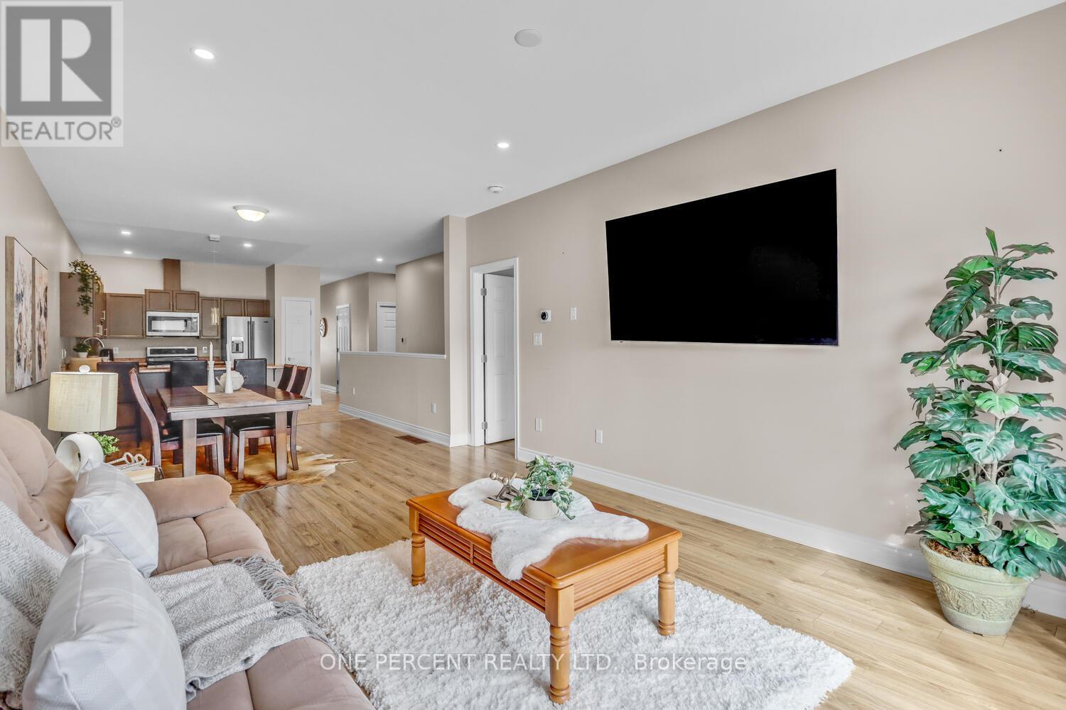 Photo 19 of 92 Lily Drive, Orillia ON