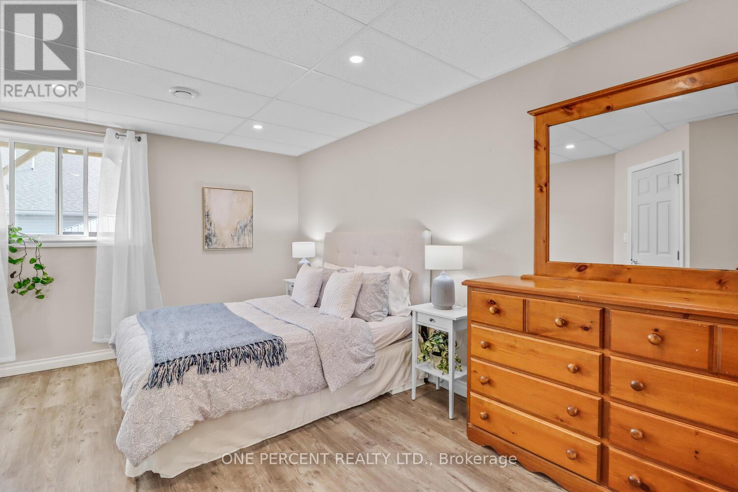 Photo 33 of 92 Lily Drive, Orillia ON