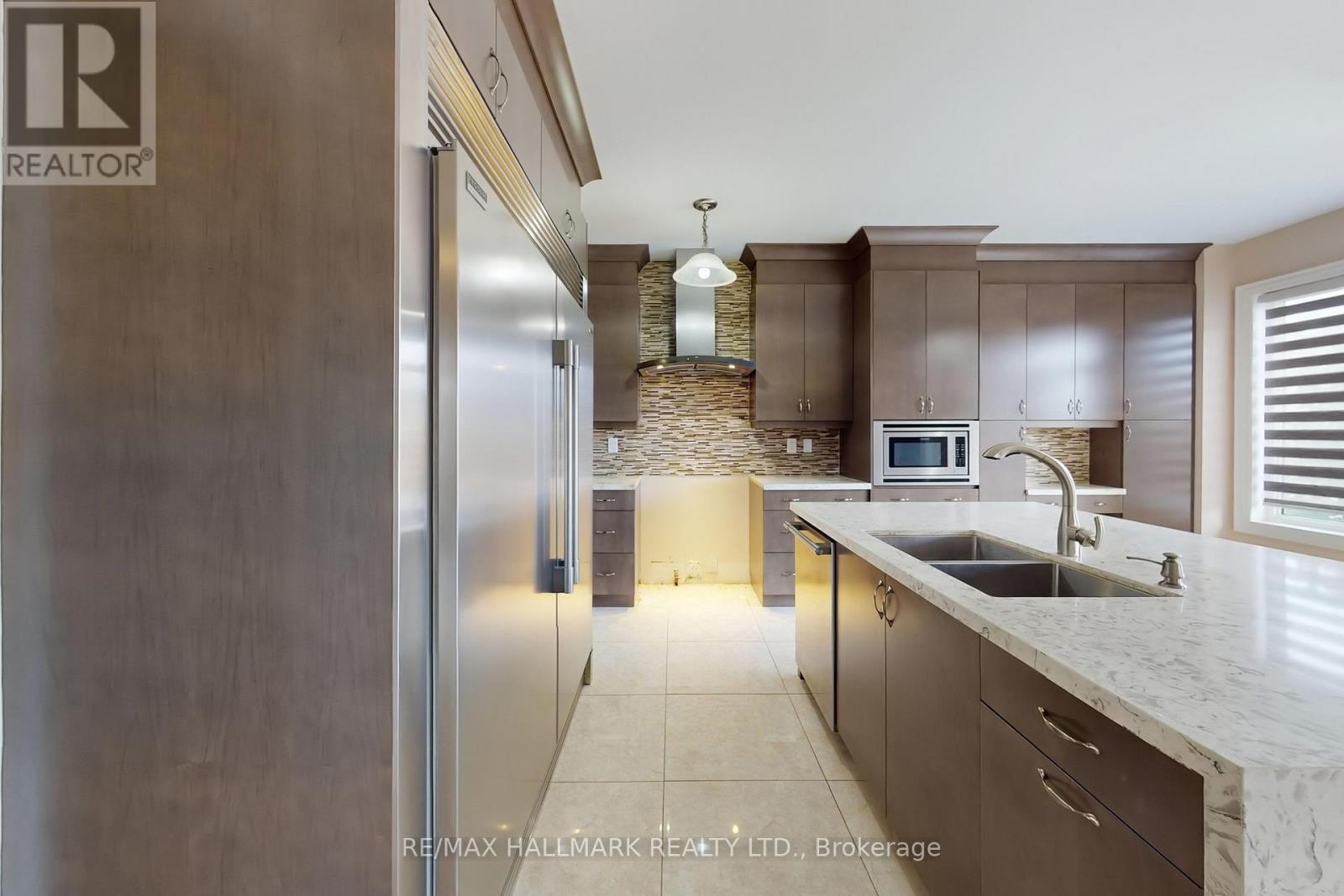 Photo 12 of 61 Mcisaac Drive, Springwater ON