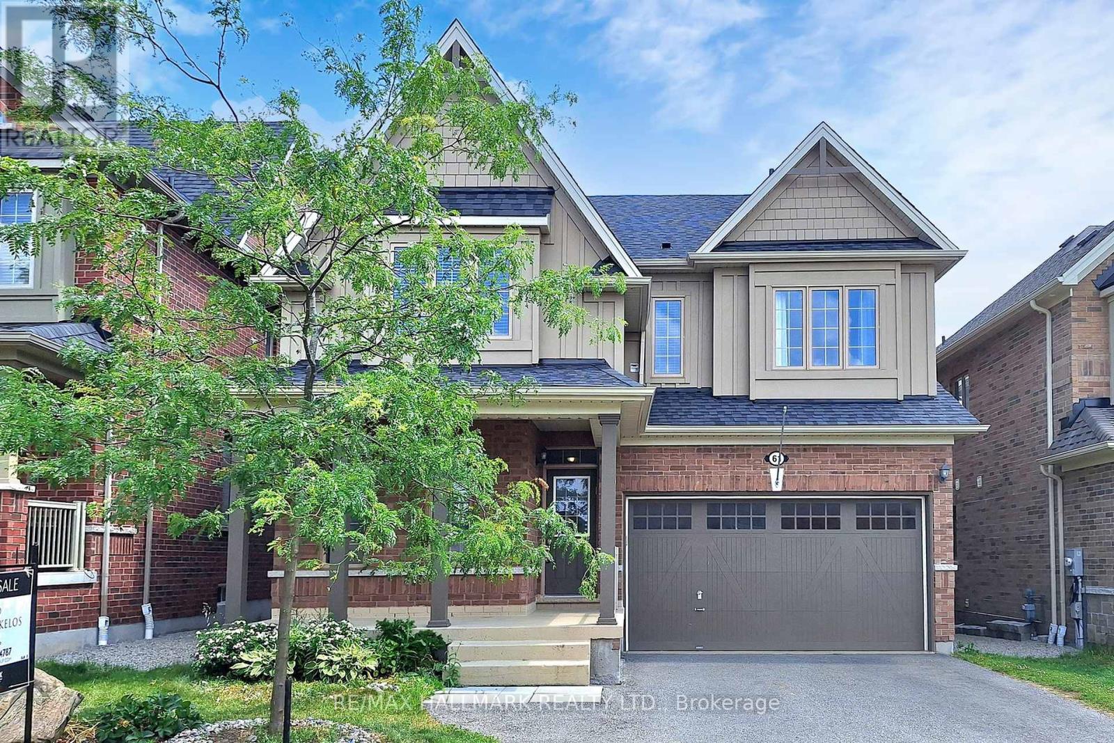 Photo 2 of 61 Mcisaac Drive, Springwater ON